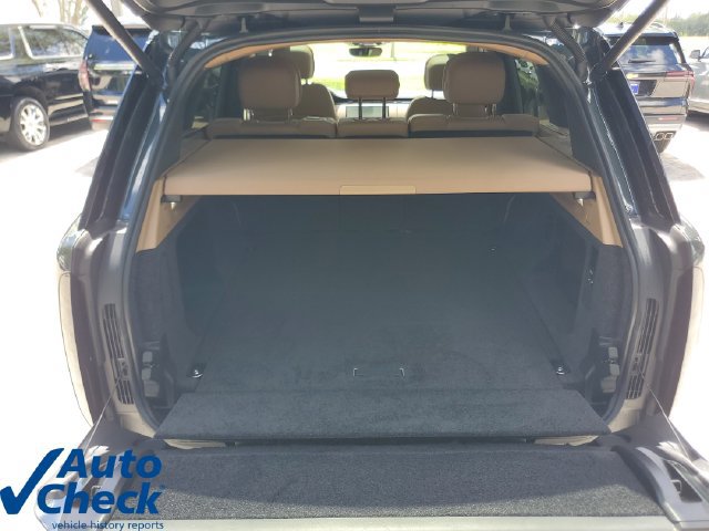 Used 2025 Land Rover Range Rover SE AWD/4WD image 8