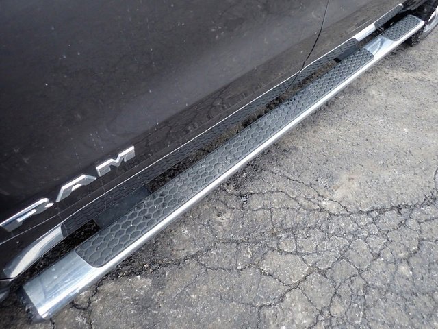 Used 2019 RAM 1500 Laramie image 13