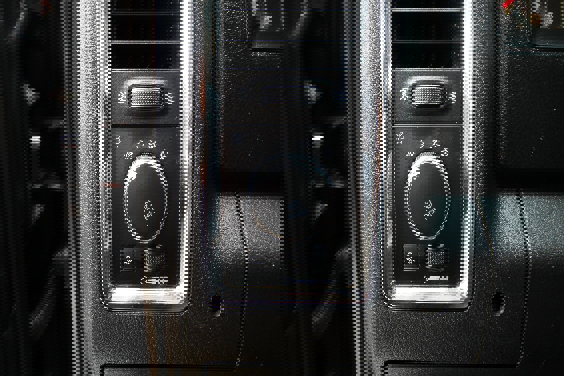 Used 2018 RAM 3500 Laramie w/ Convenience Group image 26