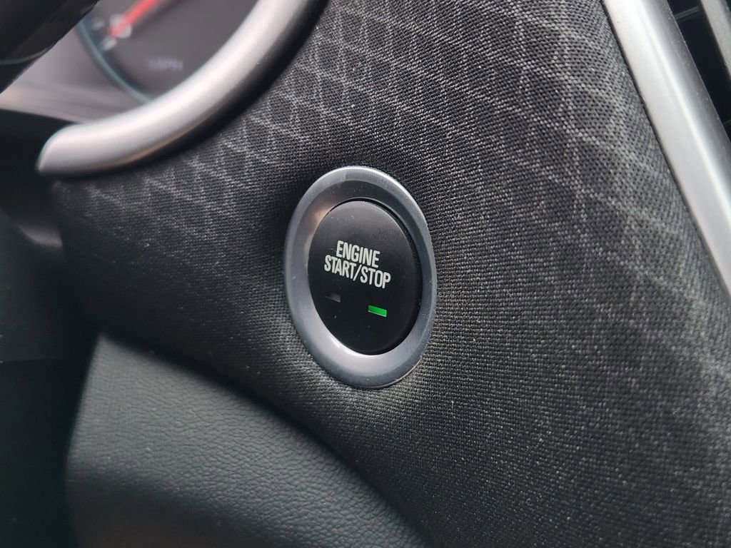 Used 2025 Chevrolet Malibu LT image 22