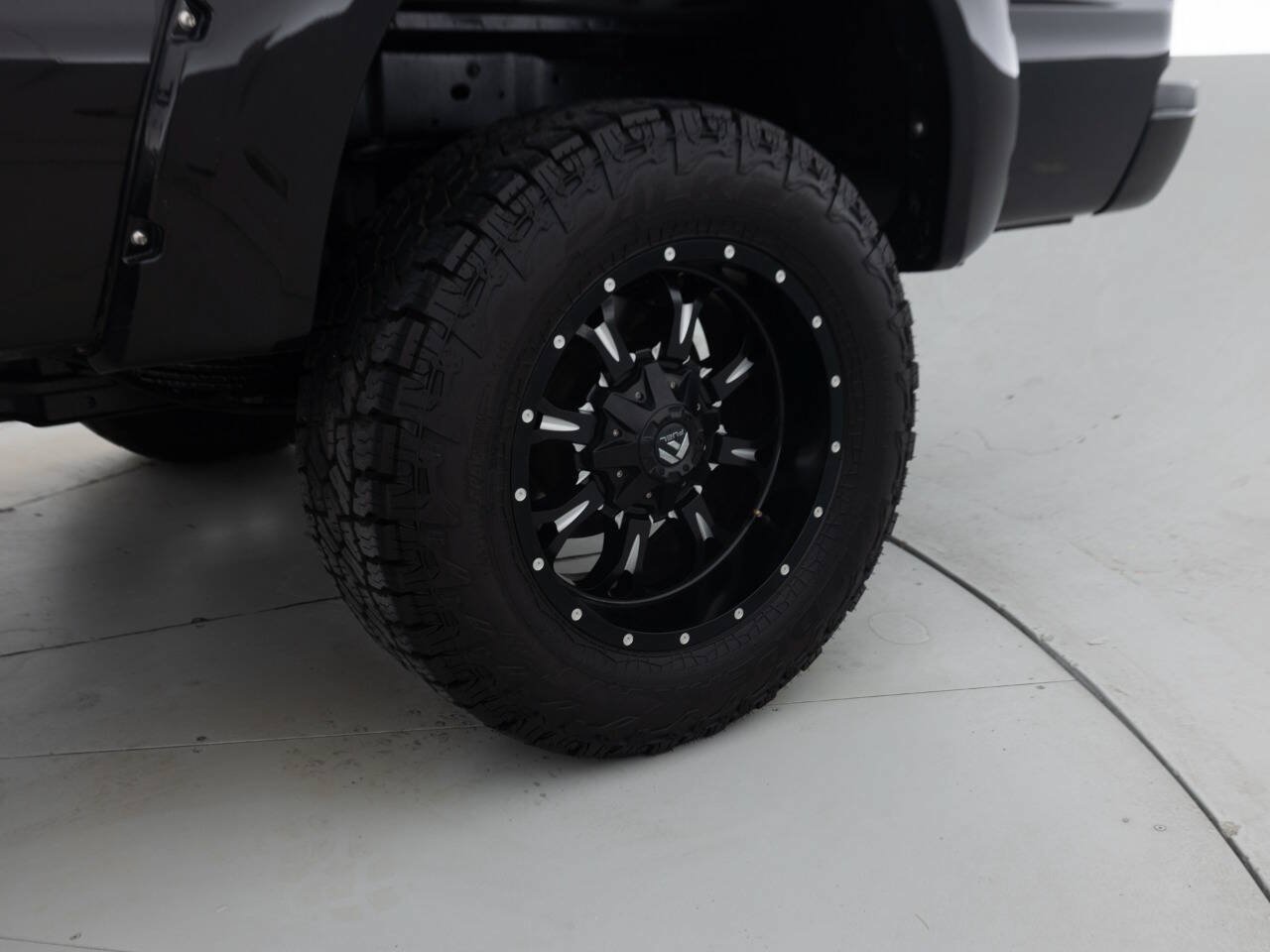 Used 2015 Ford F250 Platinum w/ FX4 Off-Road Package AWD/4WD image 22