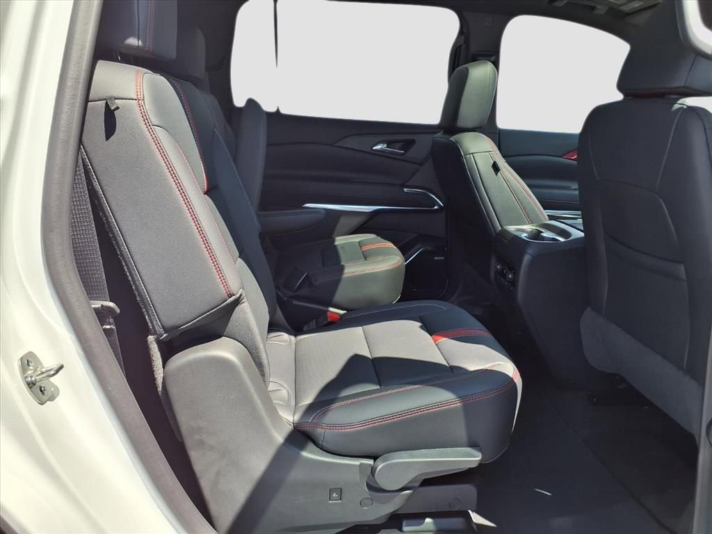 Used 2024 Chevrolet Traverse RS image 15