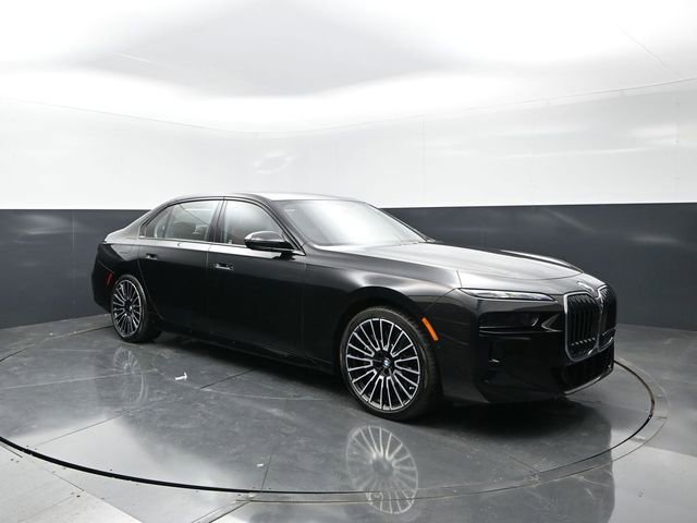 Used 2025 BMW 760i xDrive w/ Executive Package AWD/4WD video 2