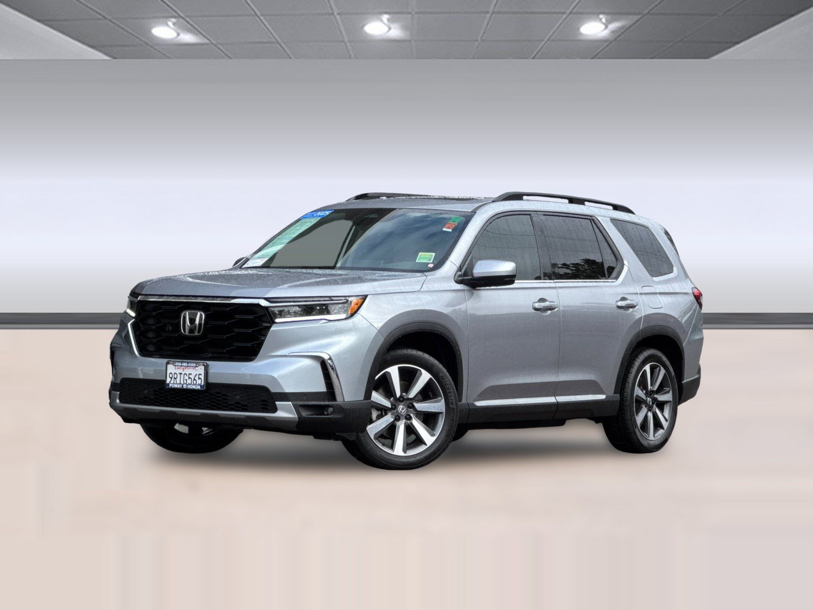 Certified 2025 Honda Pilot Touring image 2