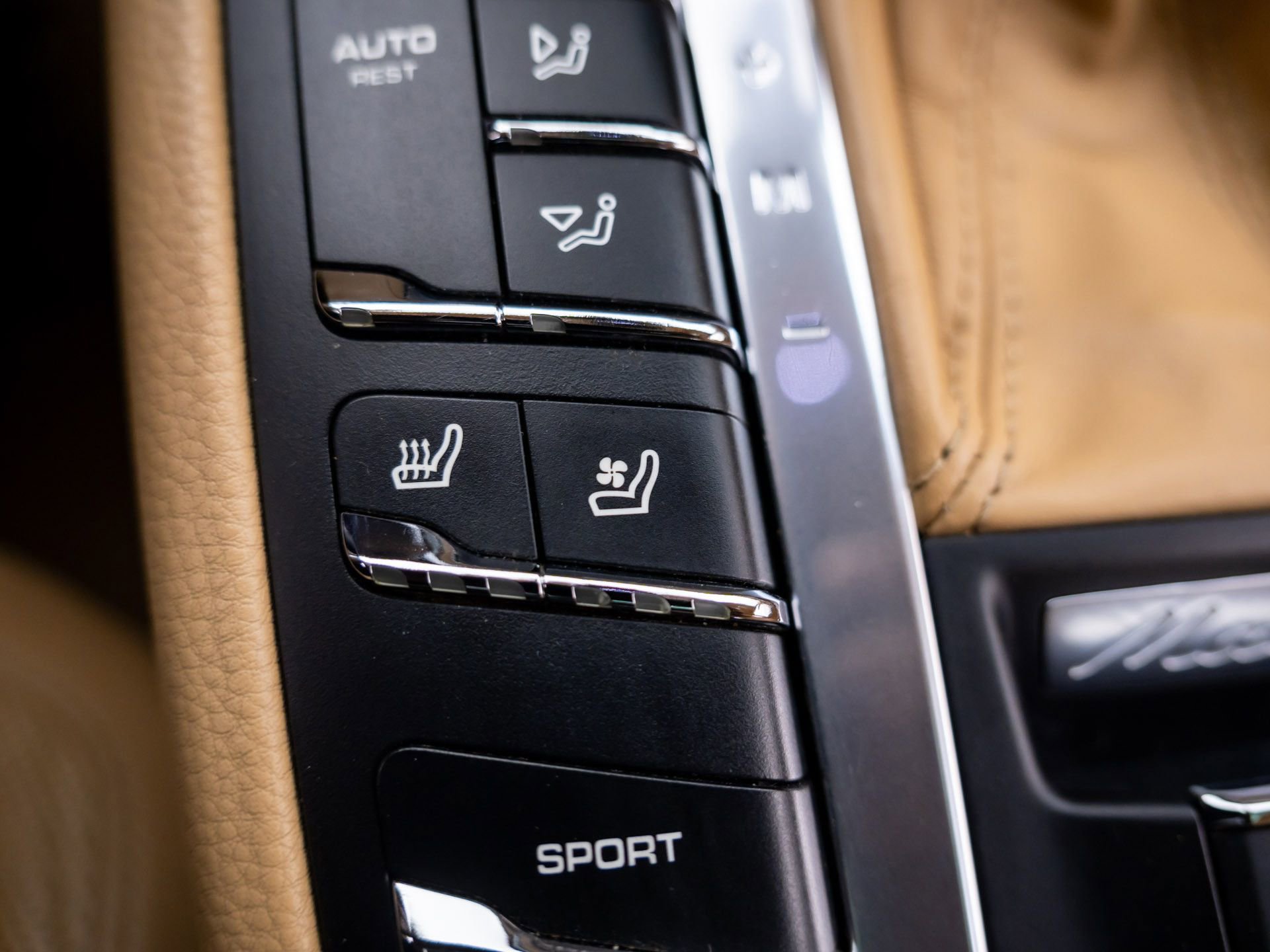 Used 2015 Porsche Macan S image 25