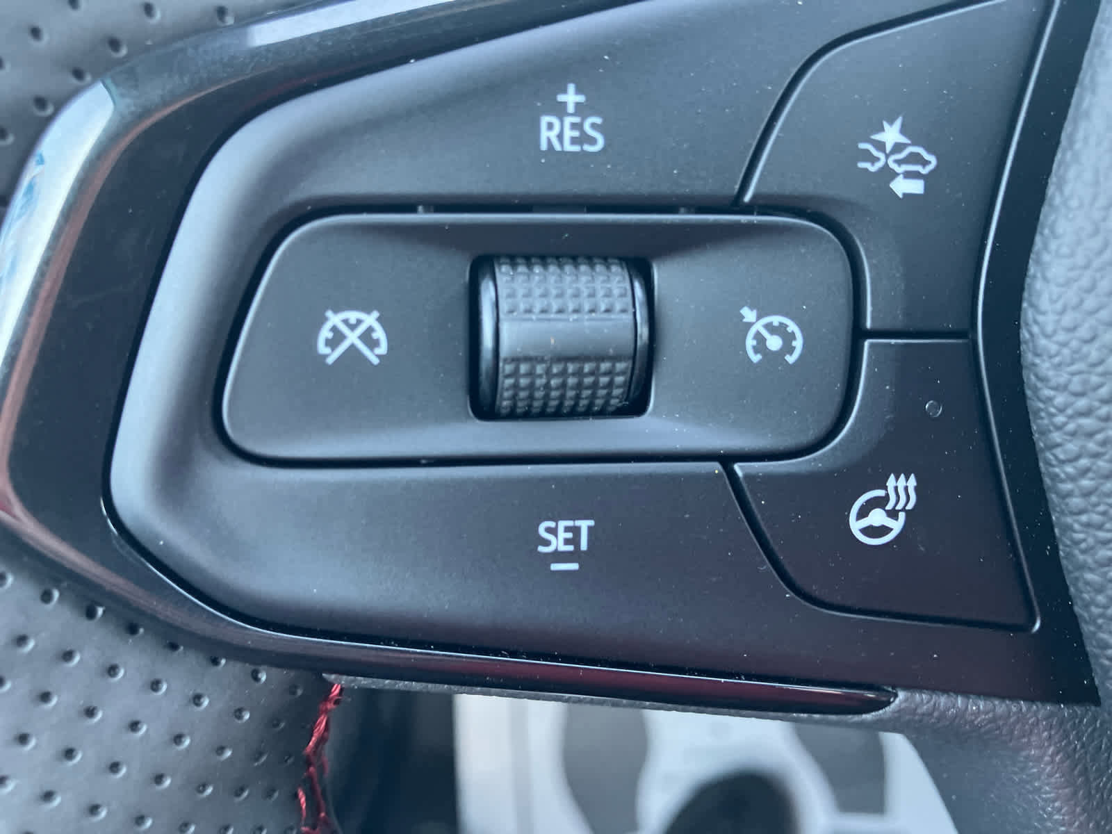 New 2026 Chevrolet Trax RS w/ Driver Confidence Package FWD image 17