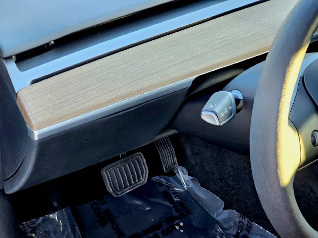 Used 2023 Tesla Model 3 Standard Range RWD image 16
