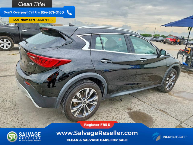 Used 2017 INFINITI QX30 Premium w/ Navigation Package AWD/4WD image 4