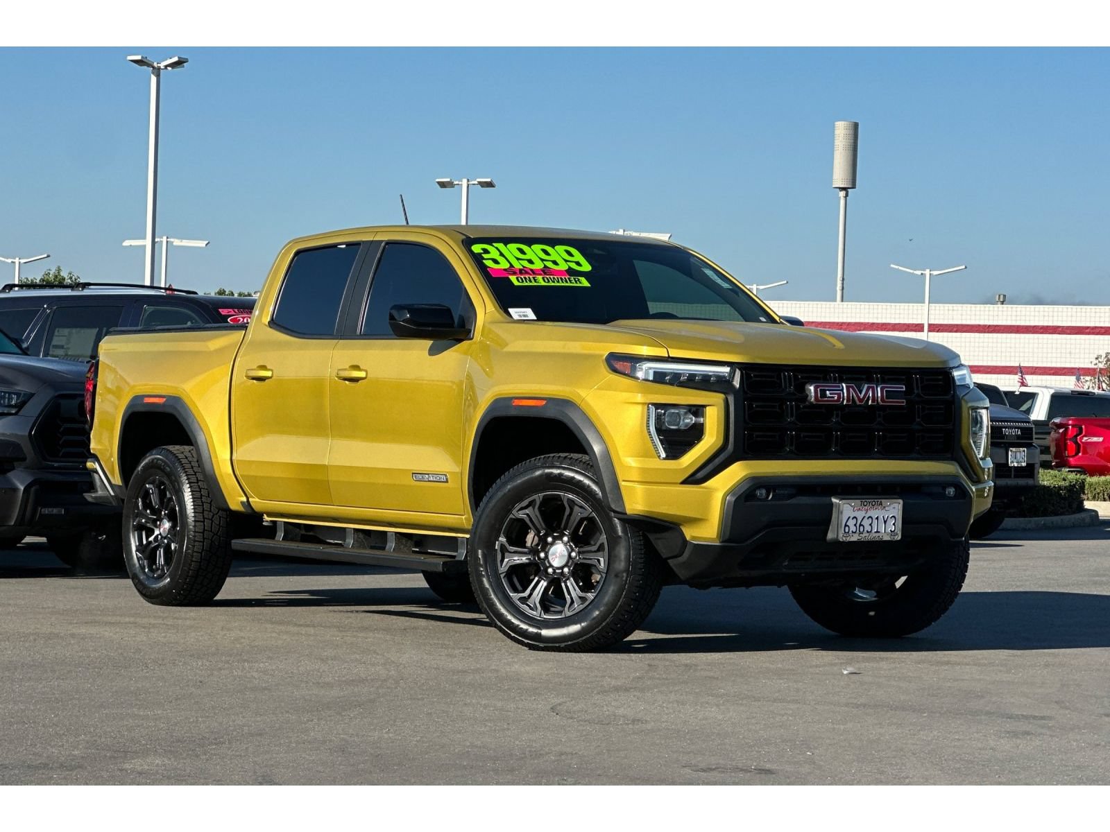 Used 2023 GMC Canyon Elevation w/ Elevation Premium Package RWD image 2