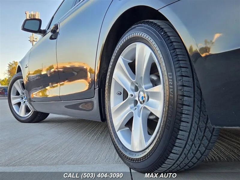 Used 2013 BMW 528i xDrive Sedan AWD/4WD image 34