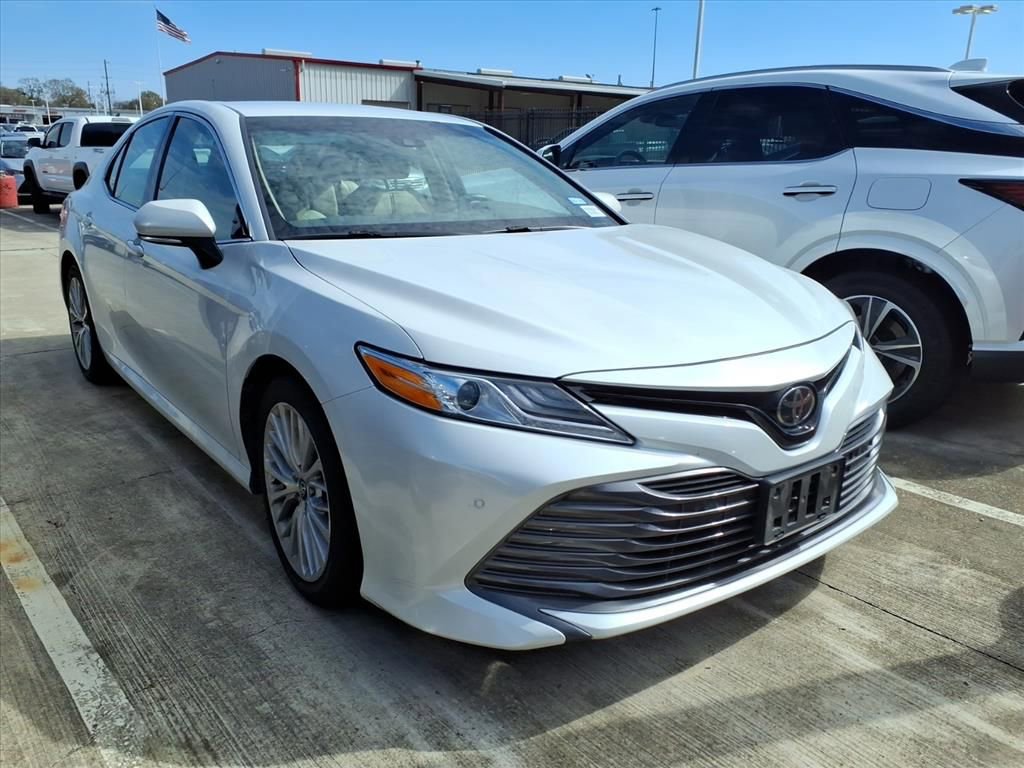 Used 2018 Toyota Camry XLE image 1