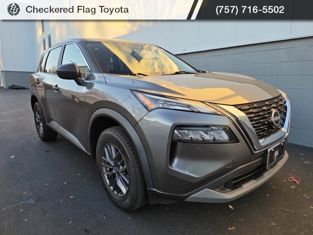 Used 2023 Nissan Rogue S image 11