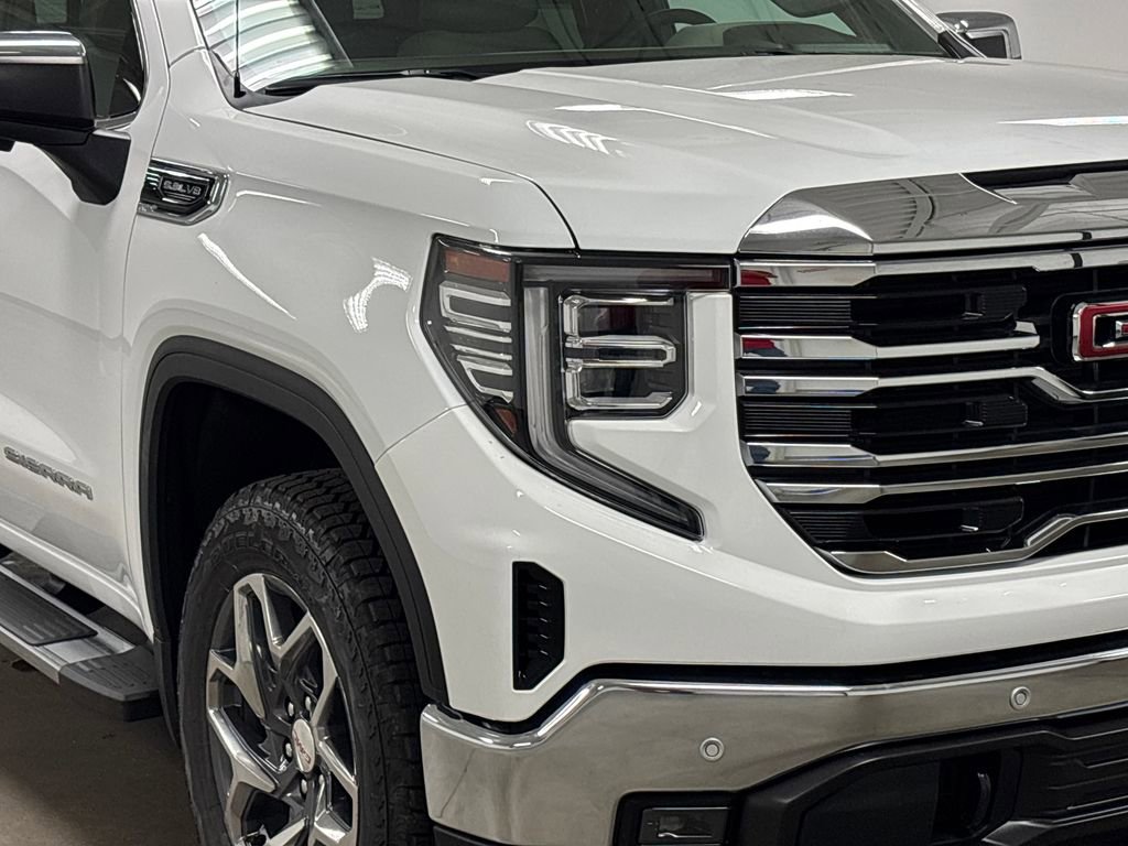 New 2026 GMC Sierra 1500 SLT w/ SLT Premium Plus Package AWD/4WD image 4
