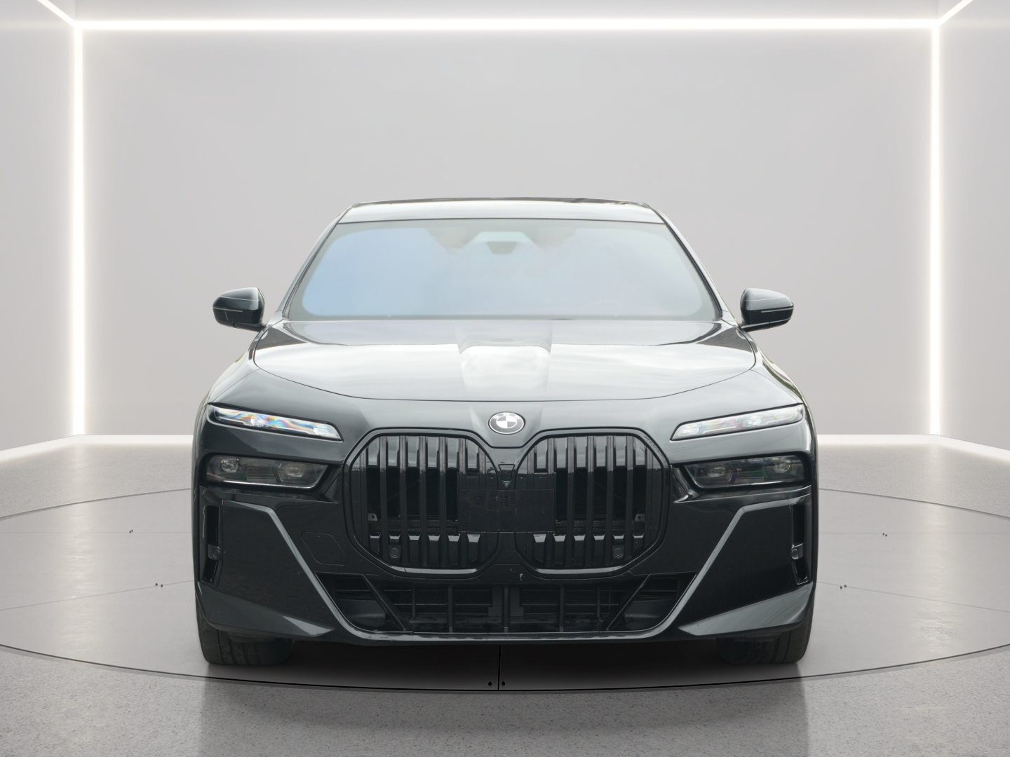 Used 2023 BMW 760i xDrive w/ Executive Package AWD/4WD image 8