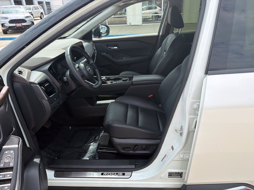 Used 2023 Nissan Rogue SL w/ SL Premium Package AWD/4WD image 11
