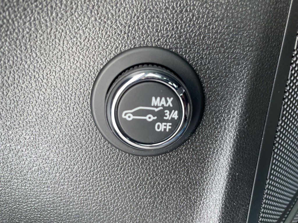 Used 2023 Buick Envision Essence image 28