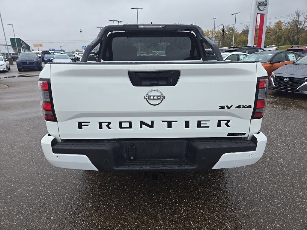 Used 2023 Nissan Frontier SV w/ Midnight Edition Package image 6