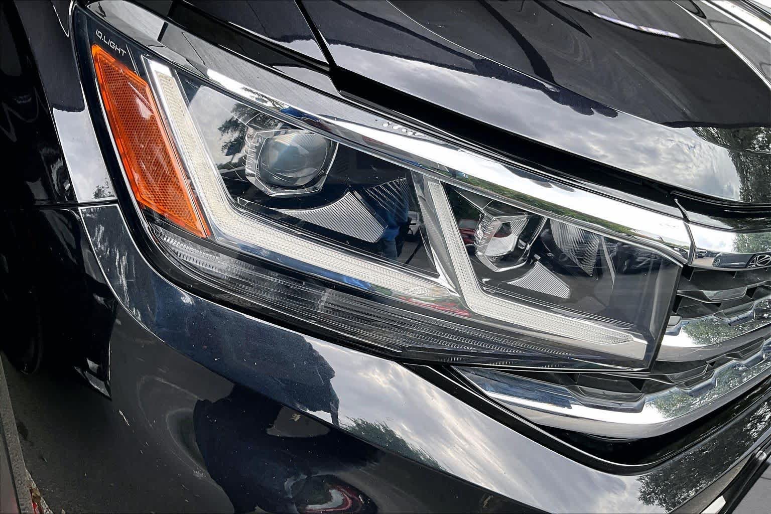 Used 2023 Volkswagen Atlas Cross Sport SE w/ Panoramic Sunroof Package FWD image 28