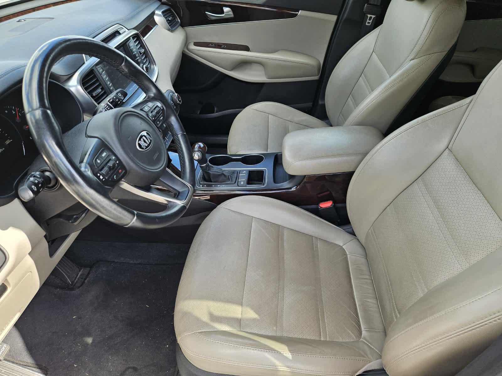 Used 2017 Kia Sorento EX FWD image 11
