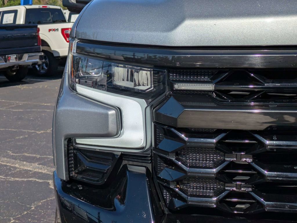 Used 2023 Chevrolet Silverado 1500 ZR2 w/ Technology Package AWD/4WD image 9
