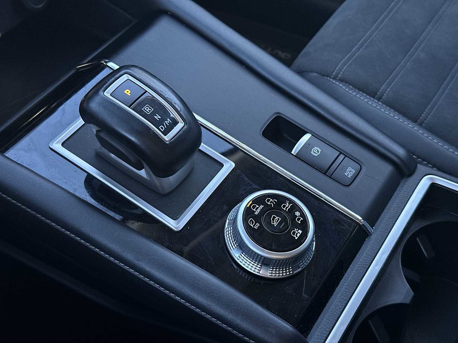 Used 2023 Mitsubishi Outlander SE image 19