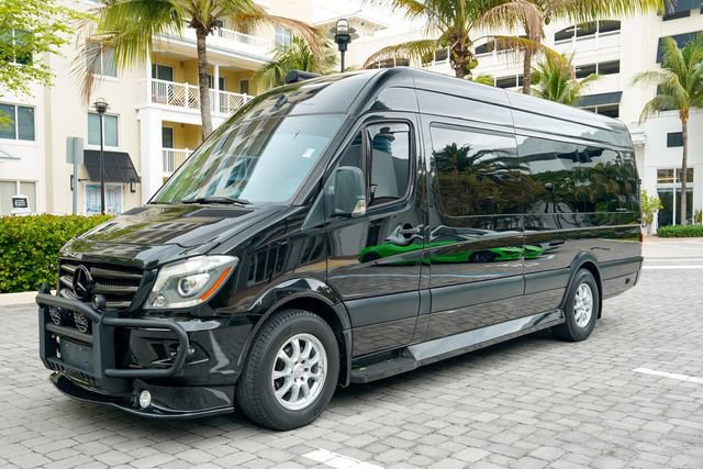 Used 2018 Mercedes-Benz Sprinter 3500 image 2