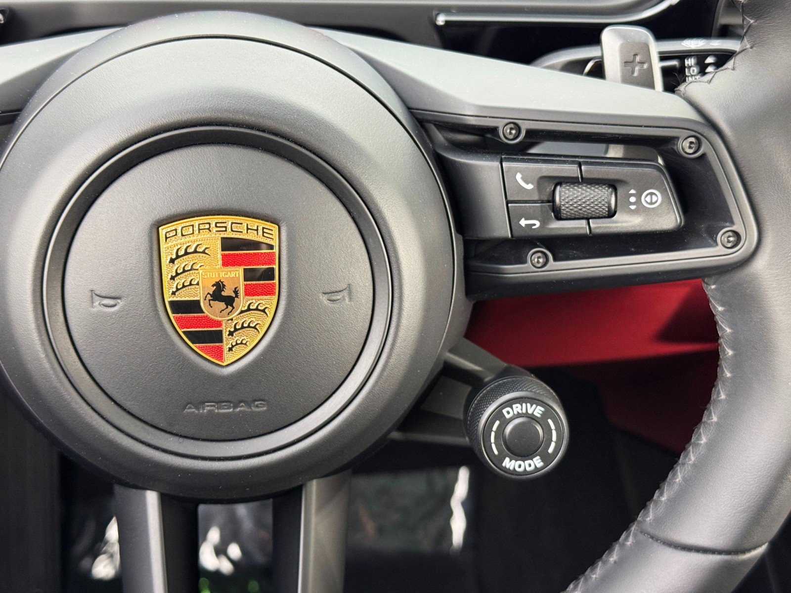 Used 2024 Porsche Cayenne image 23