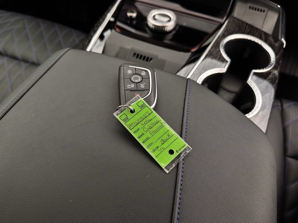 Used 2026 Cadillac Escalade IQ Sport 1 w/ LPO, Floor Liner Package AWD/4WD image 32