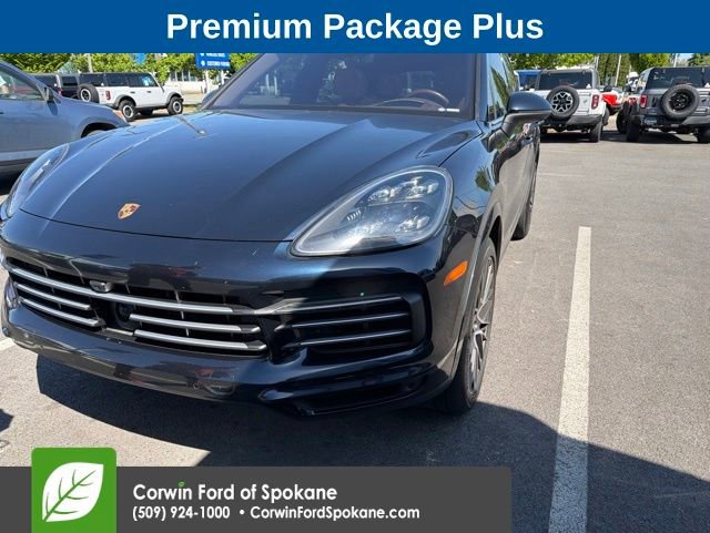 Used 2021 Porsche Cayenne S w/ Premium Package Plus AWD/4WD image 2