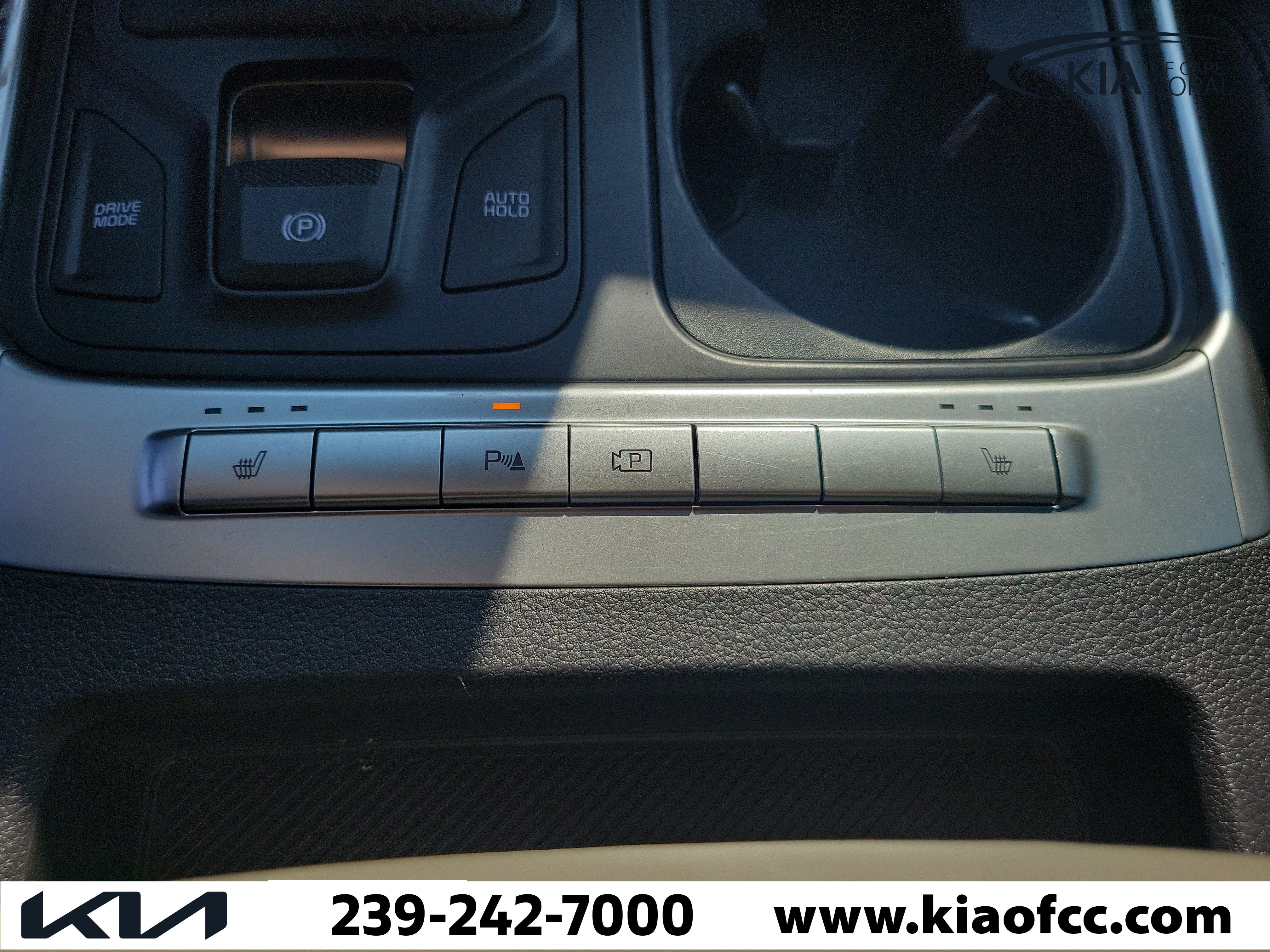 Certified 2025 Kia Carnival FWD image 28