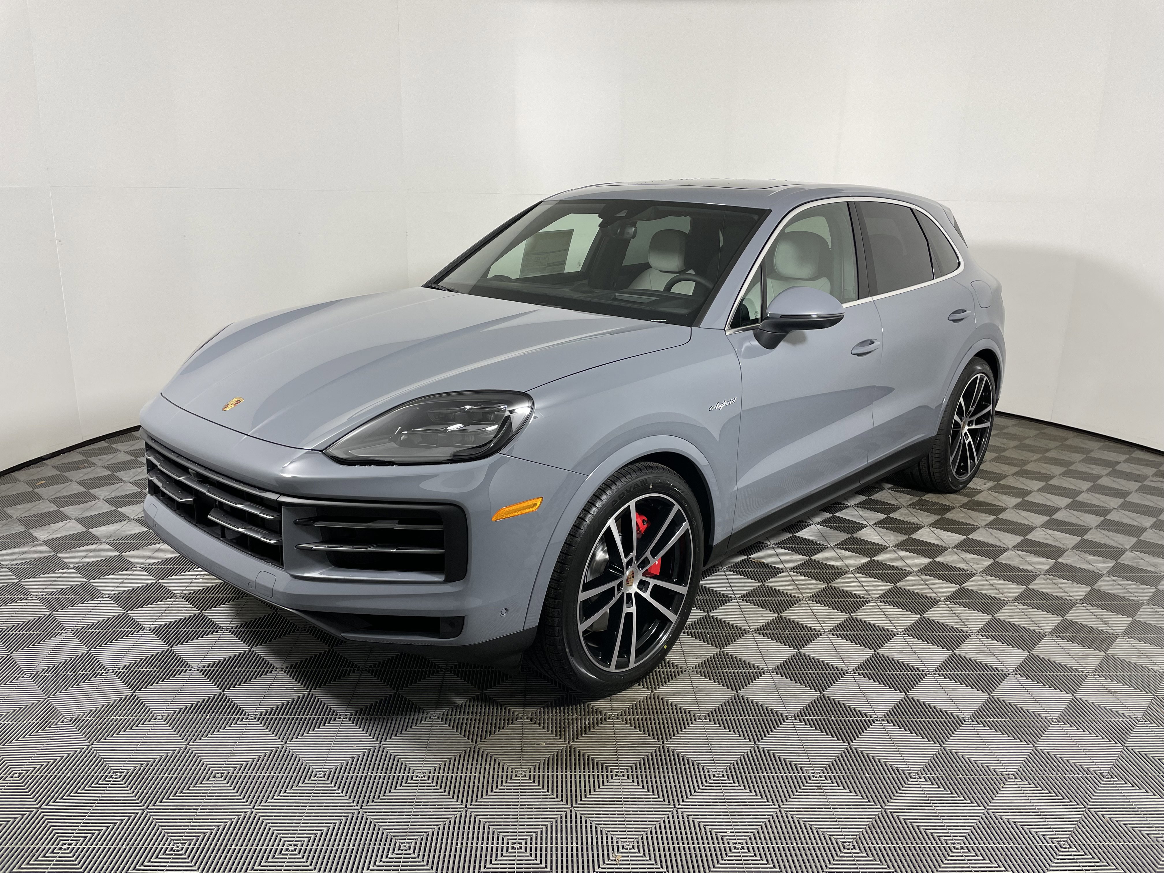 New 2026 Porsche Cayenne S image 11