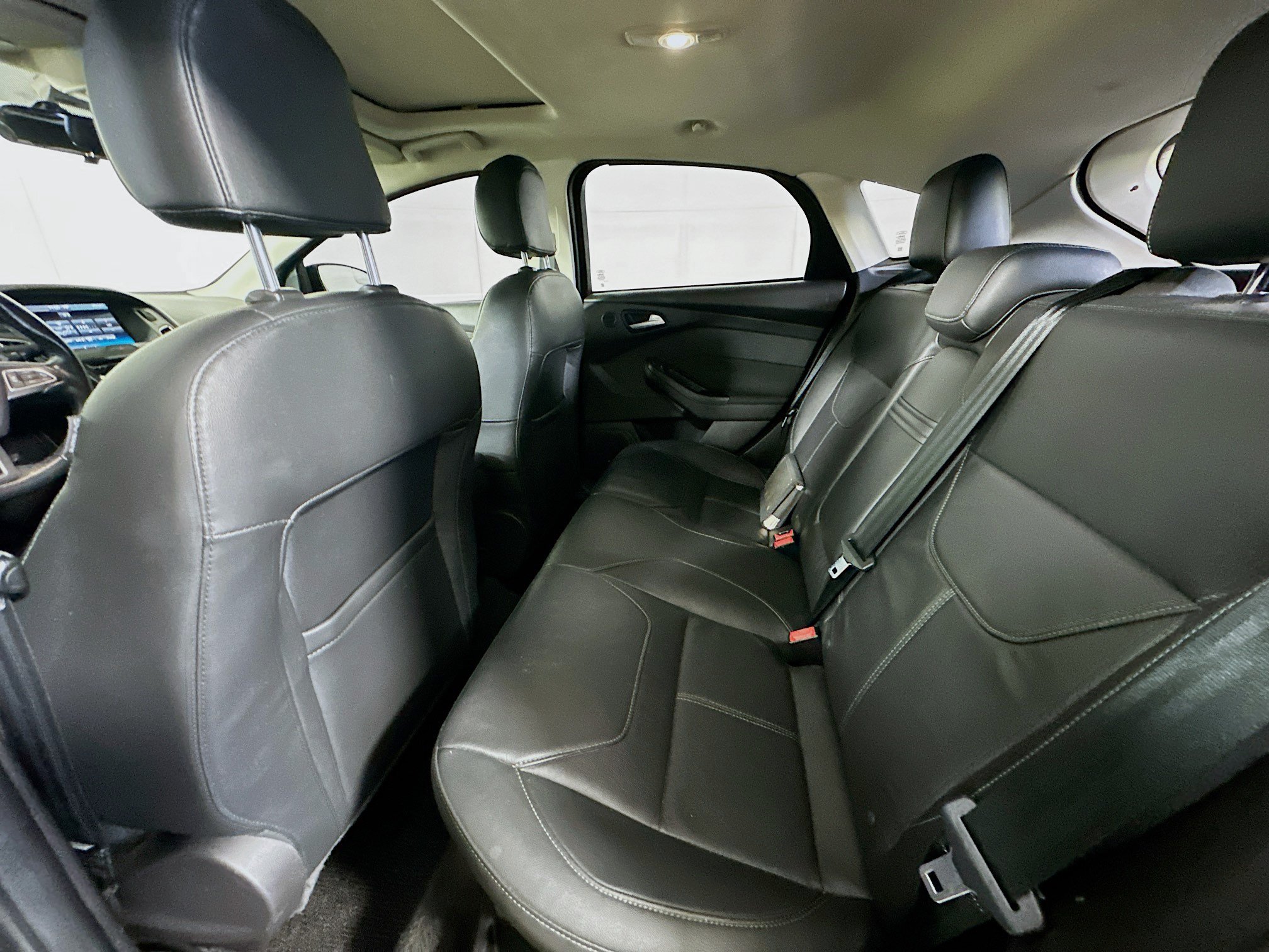 Used 2015 Ford Focus Titanium FWD image 26