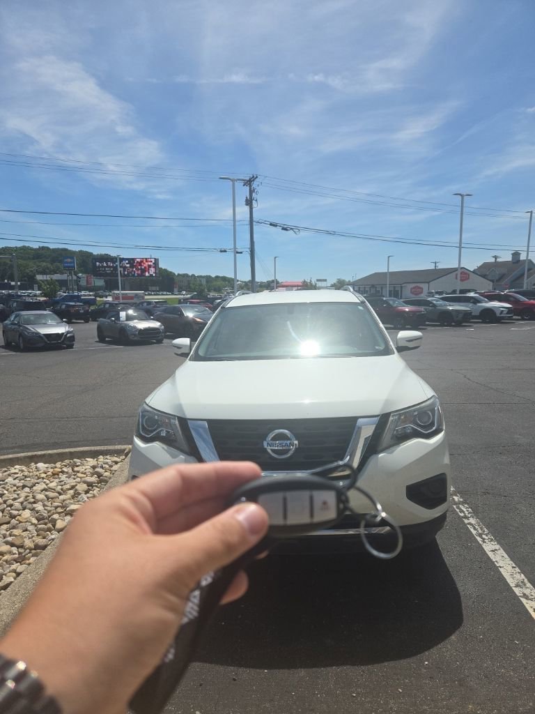 Used 2018 Nissan Pathfinder S AWD/4WD image 4