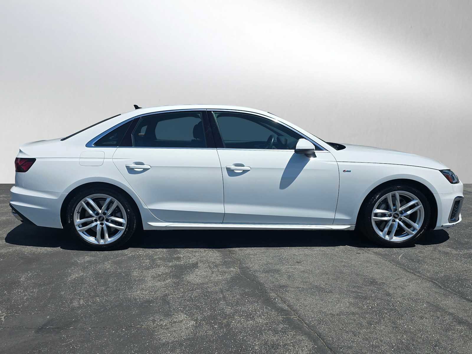 Used 2024 Audi A4 2.0T Premium Plus AWD/4WD image 2