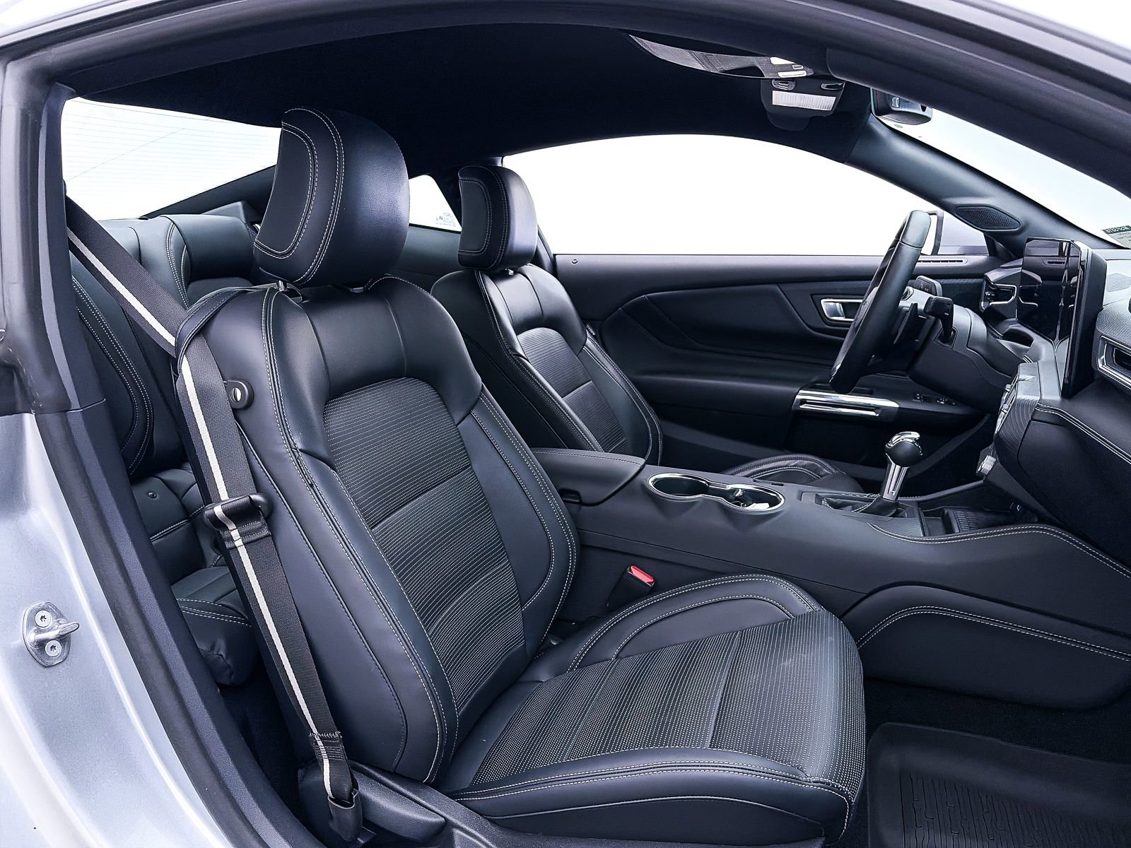 Used 2024 Ford Mustang GT Premium image 36