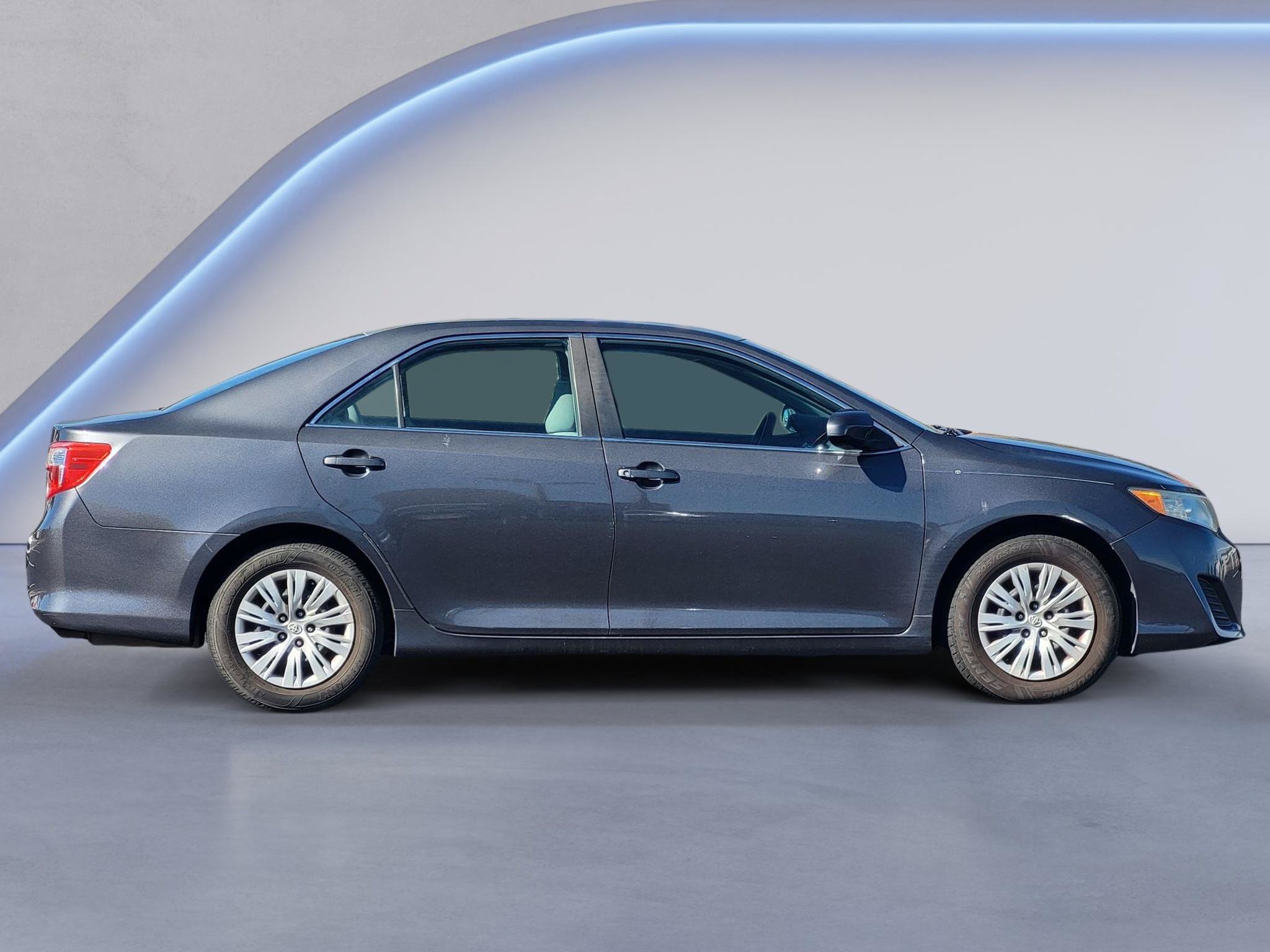 Used 2012 Toyota Camry FWD image 4
