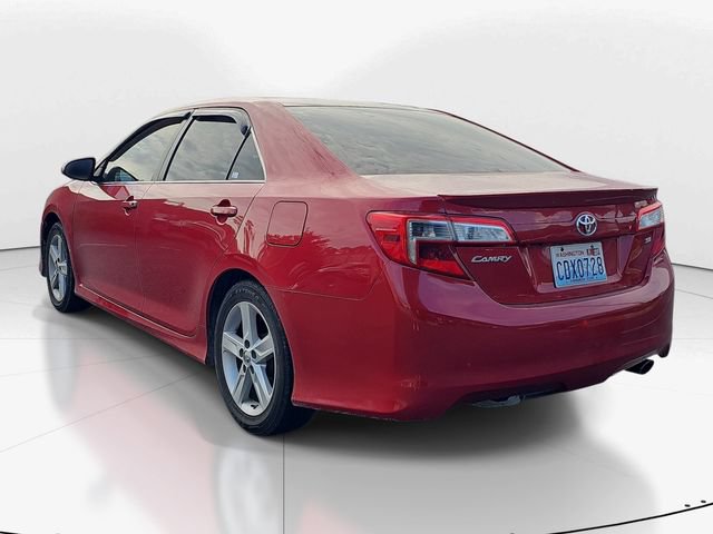Used 2014 Toyota Camry SE w/ Moonroof Package FWD image 5