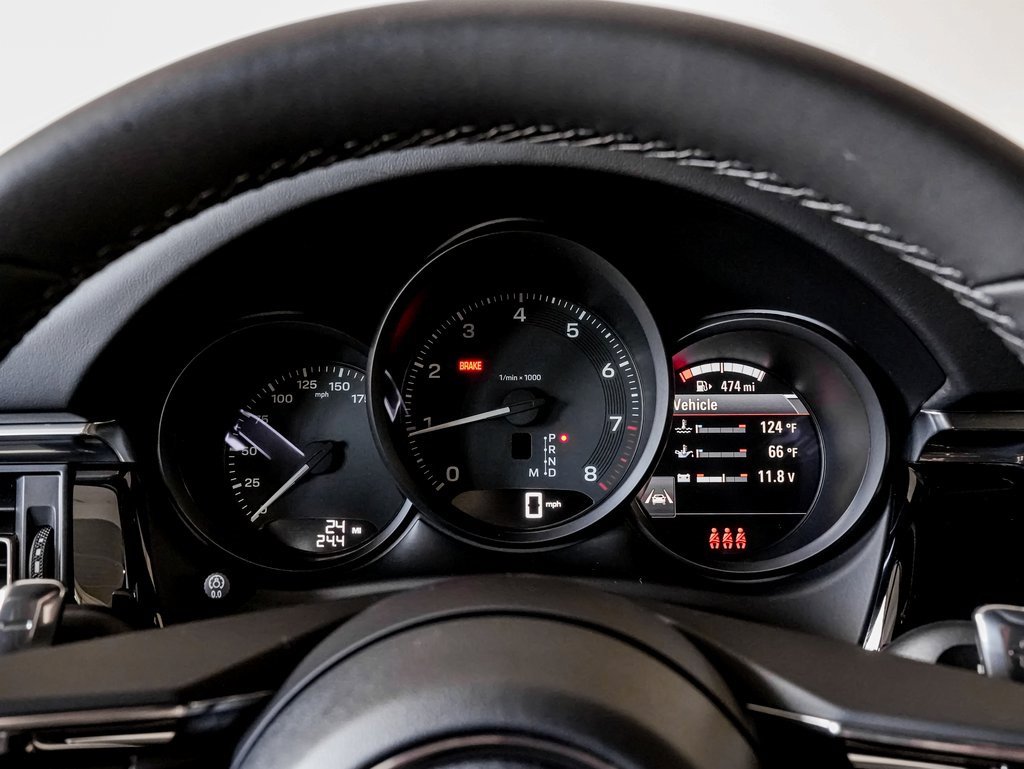 New 2026 Porsche Macan image 17