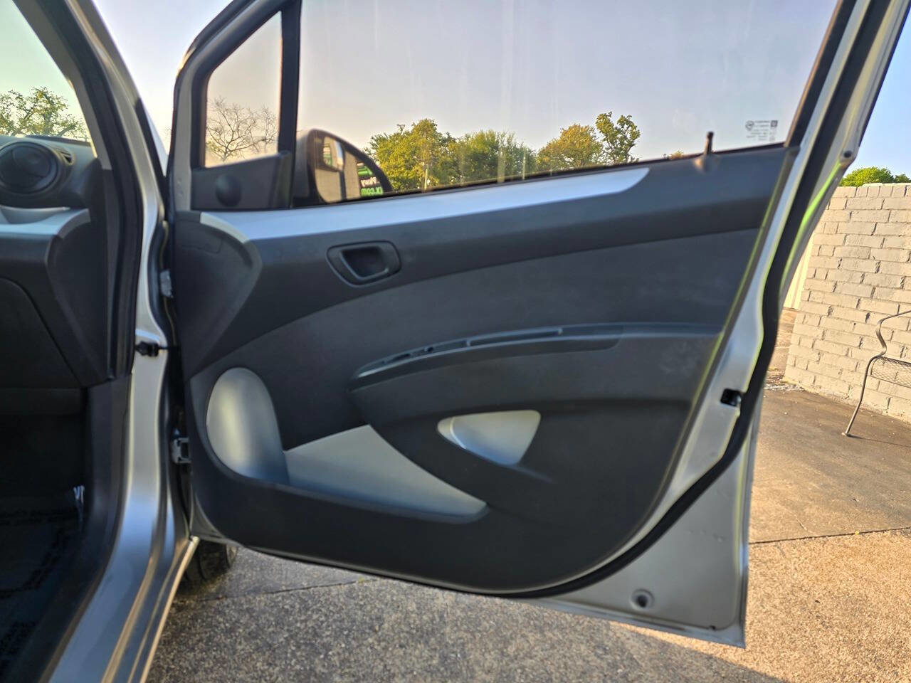 Used 2015 Chevrolet Spark LT image 17