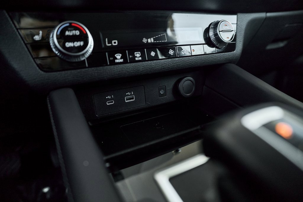 Used 2024 Mitsubishi Outlander SE image 42