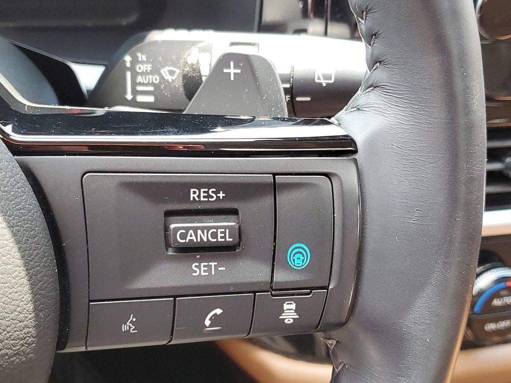 Used 2023 Nissan Pathfinder Platinum AWD/4WD image 14