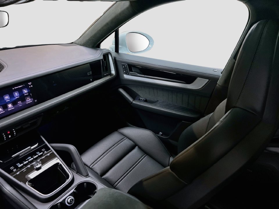 New 2026 Porsche Cayenne GTS AWD/4WD image 26