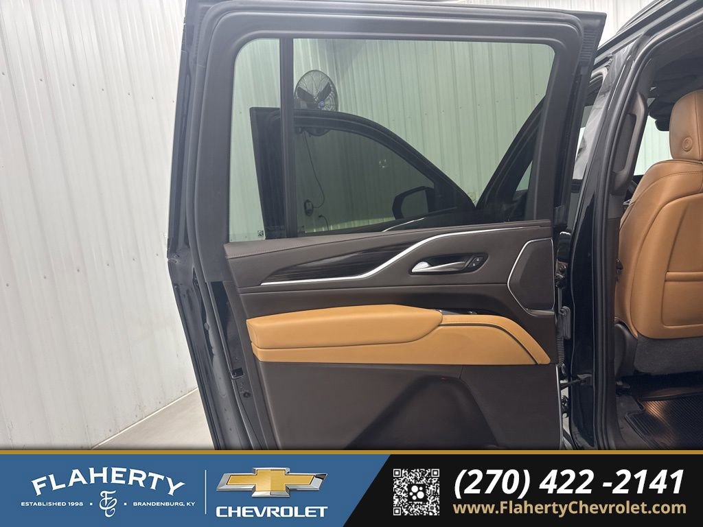 Used 2024 Cadillac Escalade ESV Sport w/ Touring Package image 10