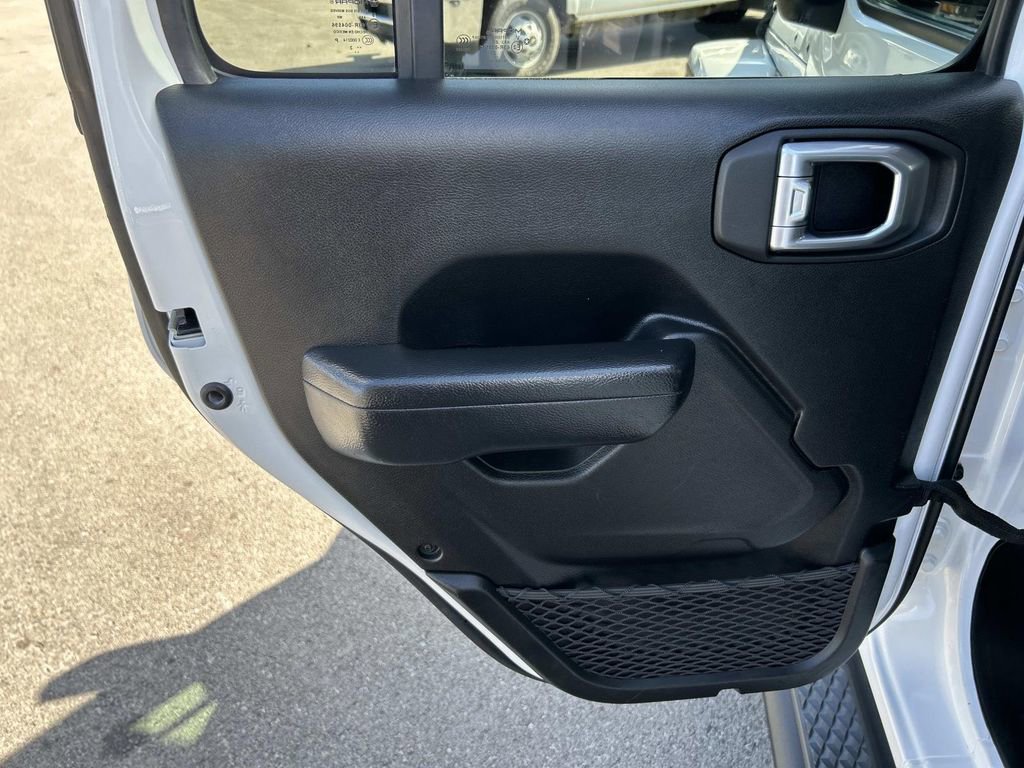 Used 2023 Jeep Gladiator Sport image 20