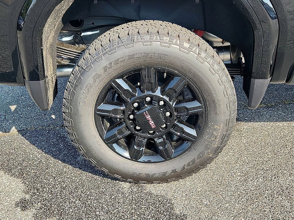 New 2026 GMC Sierra 2500 AT4 w/ AT4 Premium Plus Package AWD/4WD image 5