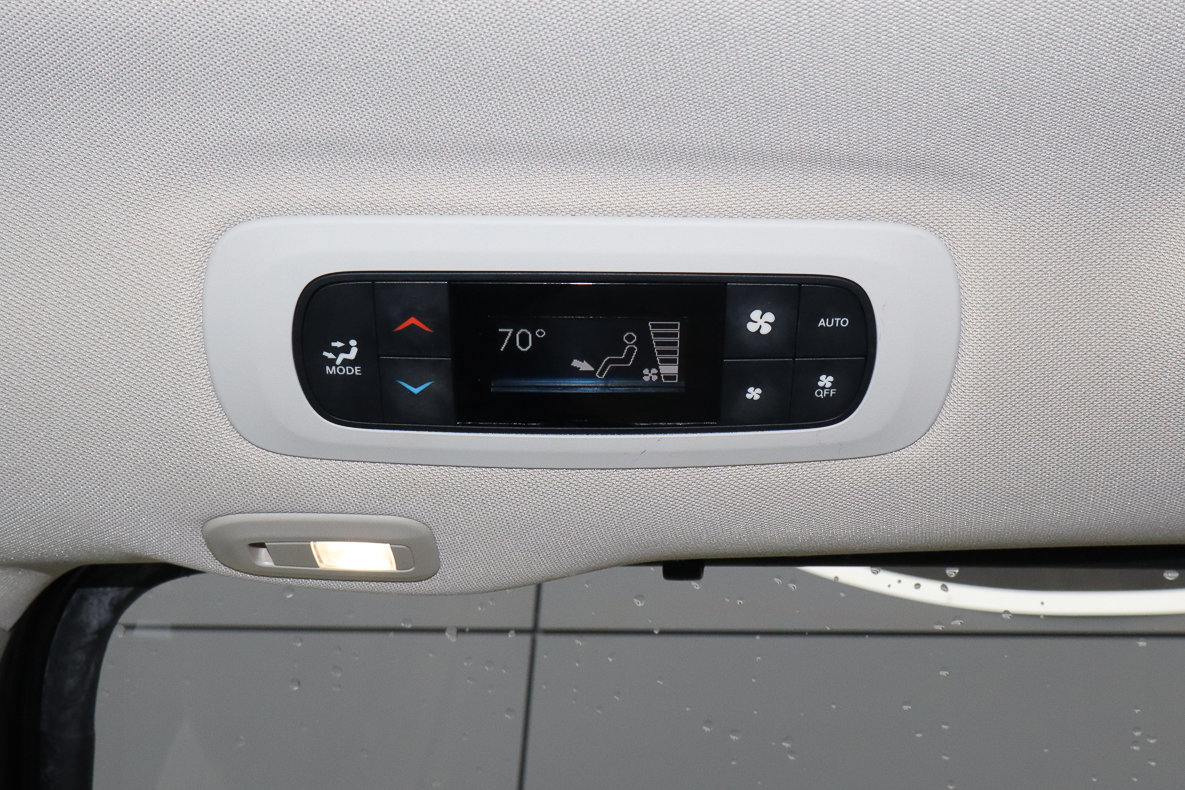 Used 2020 Chrysler Pacifica Limited image 23