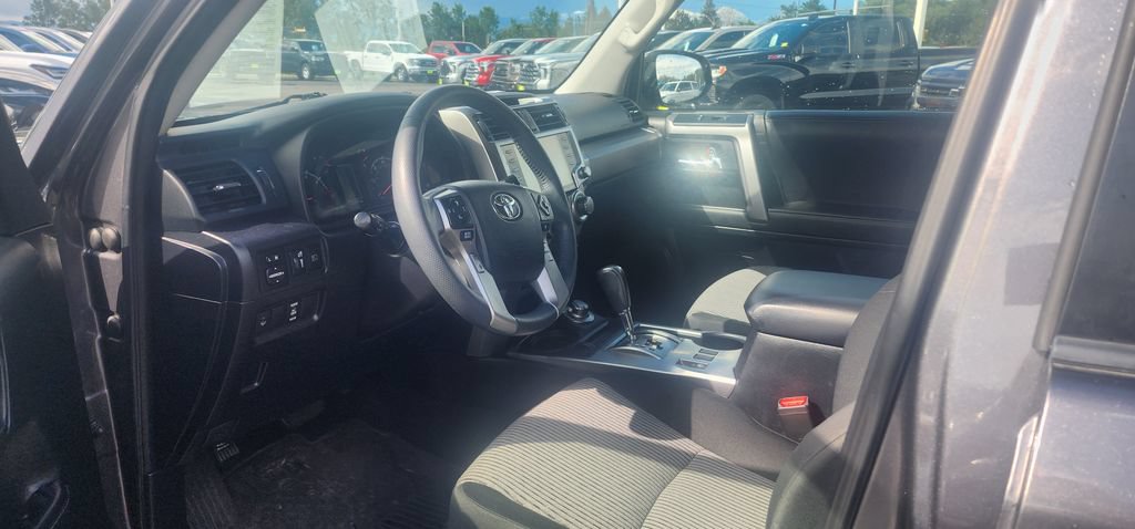 Used 2020 Toyota 4Runner SR5 AWD/4WD image 3