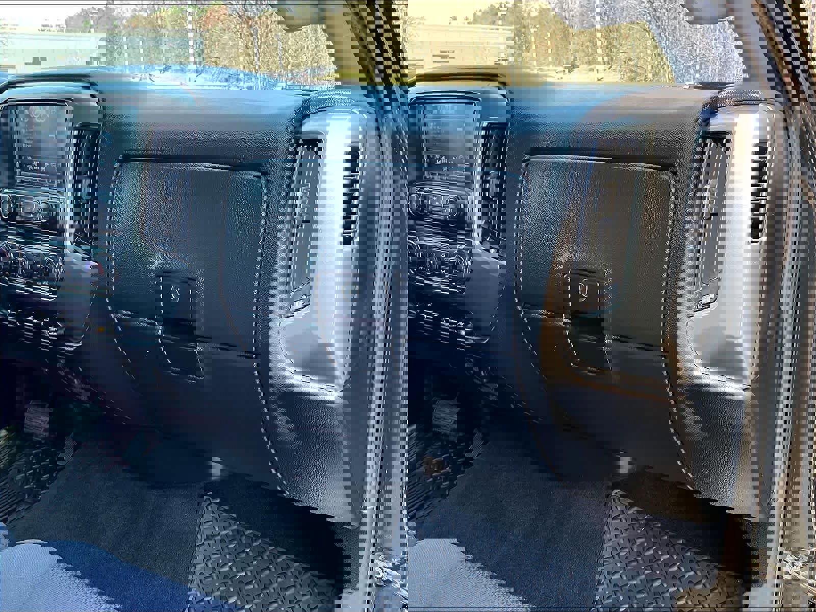 Used 2018 Chevrolet Silverado 1500 LT w/ All Star Edition image 13