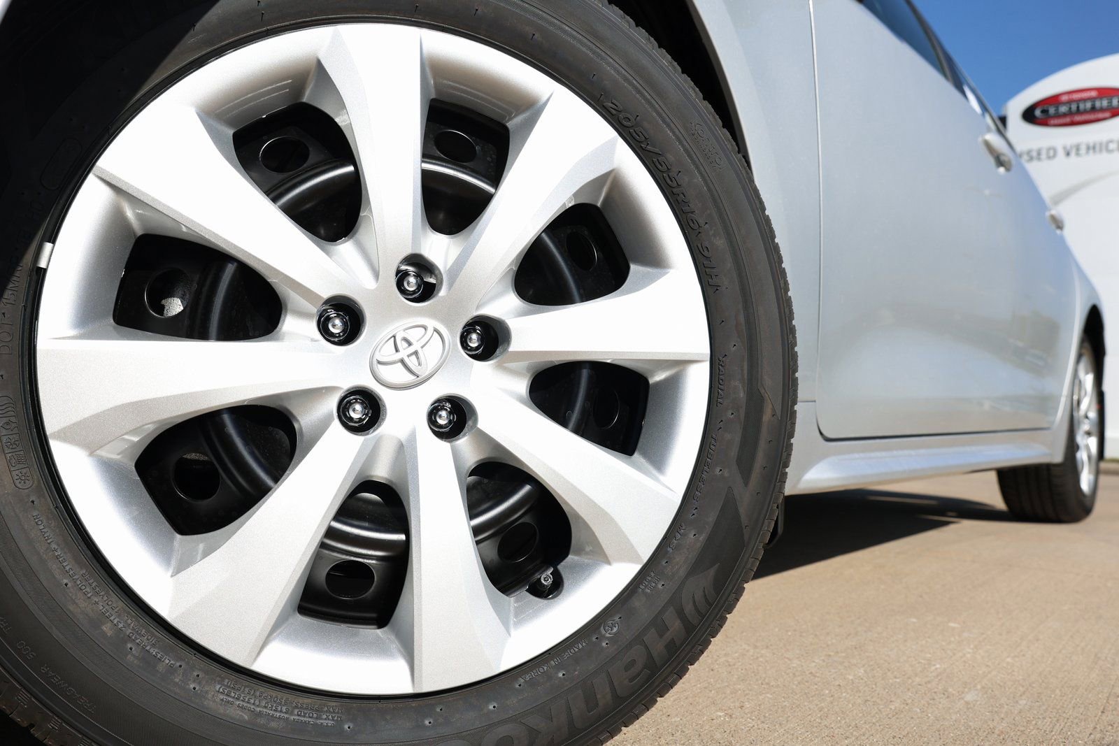 Used 2024 Toyota Corolla LE image 10