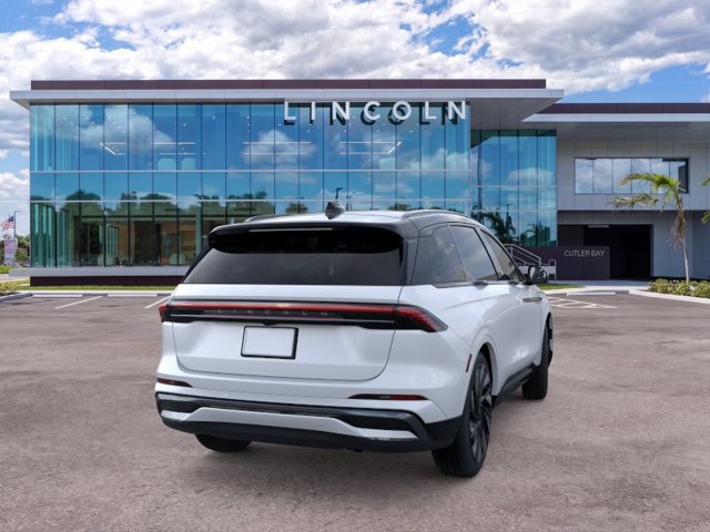 New 2026 Lincoln Nautilus Reserve w/ Jet Appearance Package AWD/4WD image 8